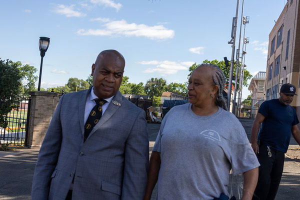 Mayor Baraka and Hellofresh Host Meal Distribution at Chancellor Avenue School