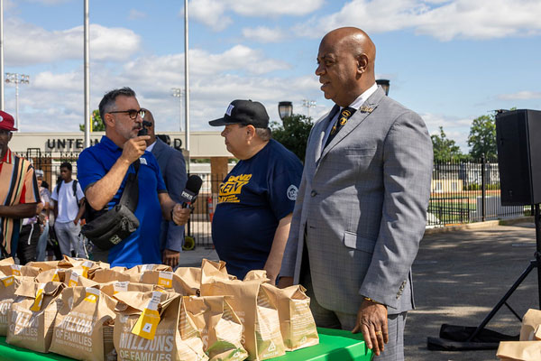 Mayor Baraka and Hellofresh Host Meal Distribution at Chancellor Avenue School