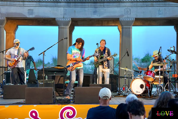 Stanley Jordan Plays The Dead LIVE! on the AC Boardwalk