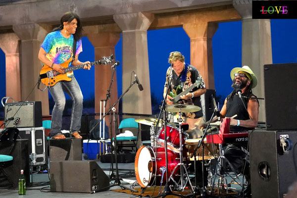 Stanley Jordan Plays The Dead LIVE! on the AC Boardwalk