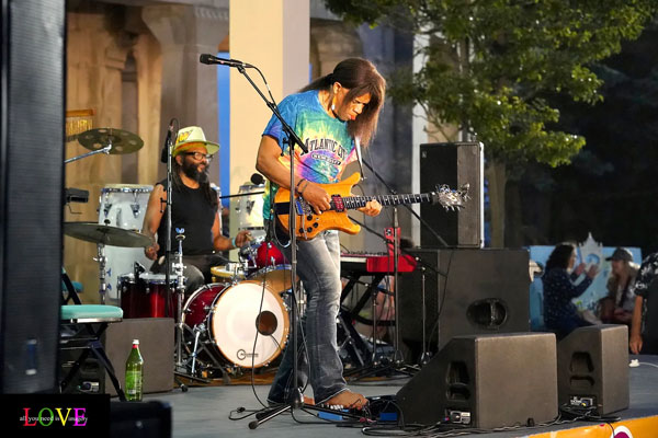 Stanley Jordan Plays The Dead LIVE! on the AC Boardwalk