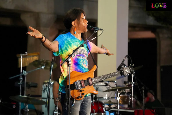 Stanley Jordan Plays The Dead LIVE! on the AC Boardwalk